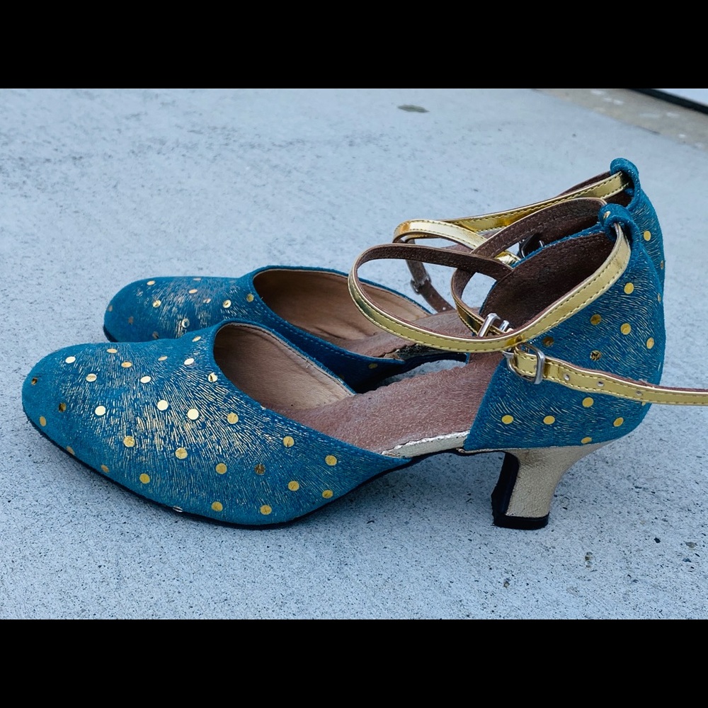 Beautiful suede upper and bottom shoes, good for dance